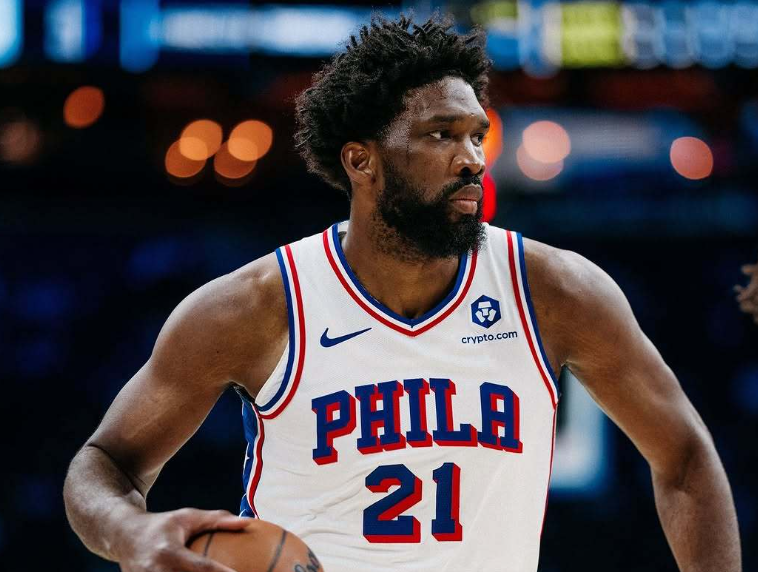 开云网页-恩比德复出7失误，探花郎15+8马克西爆砍33分，76人客场复仇猛龙